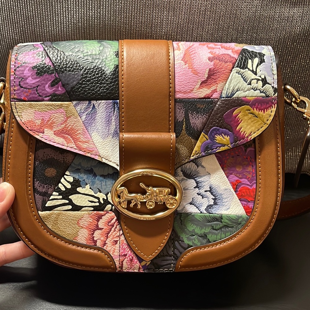 Beautiful Coach crossbody! Very gently used, great condition
